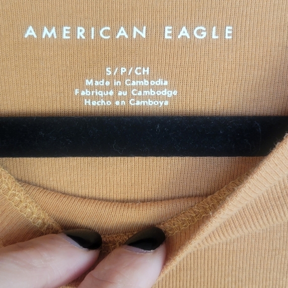American Eagle Mustard Boxy Short Sleeve Tee Size Small - Picture 3 of 4